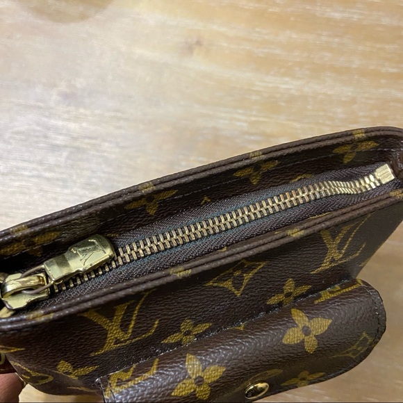 Authentic Louis Vuitton Partition Wristlet Pouch - Picture 5 of 9